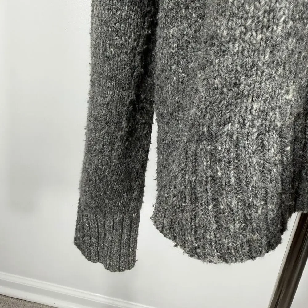 Banana Republic Men’s Lambswool Blend Gray V-Neck Sweater Size M